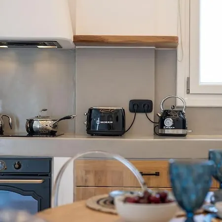 Gallantry Apartment *