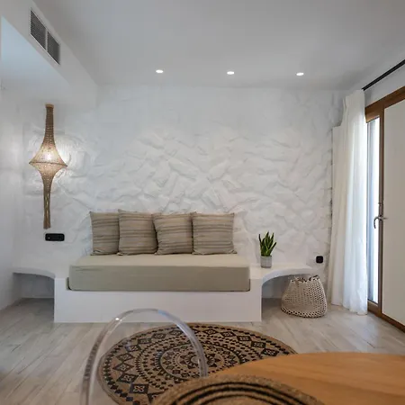 Gallantry Apartment Galanado