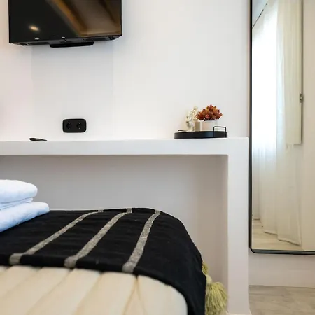 Apartment Gallantry *
